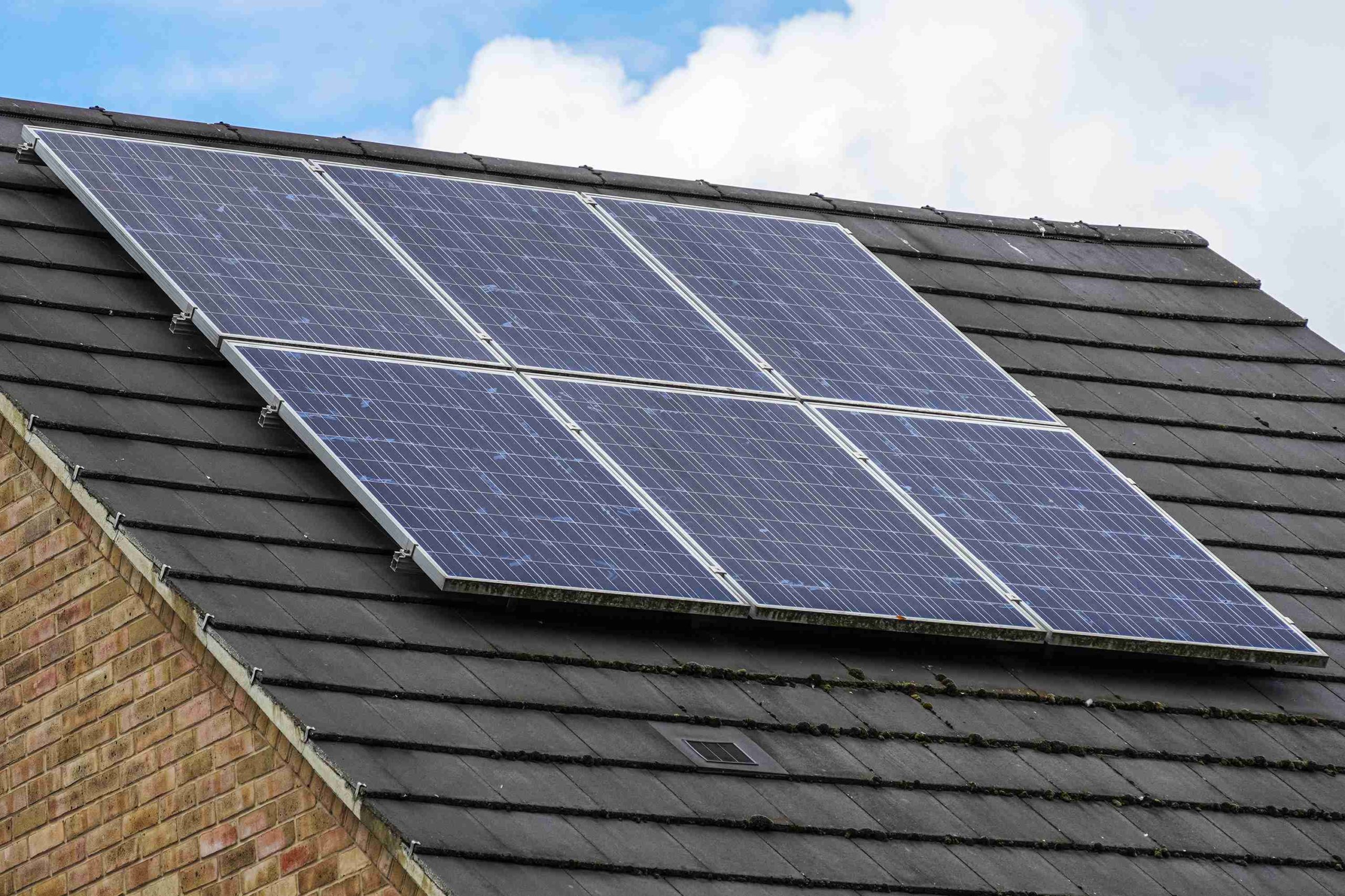 découvrez comment optimiser votre budget pour l'installation de panneaux solaires. obtenez des conseils pratiques, des estimations de coûts et des informations sur les aides financières disponibles pour concrétiser votre projet d'énergie renouvelable.