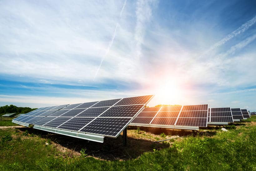 d&eacute;couvrez les tendances du co&ucirc;t des installations photovolta&iuml;ques en 2025 et comment elles peuvent influencer votre choix d