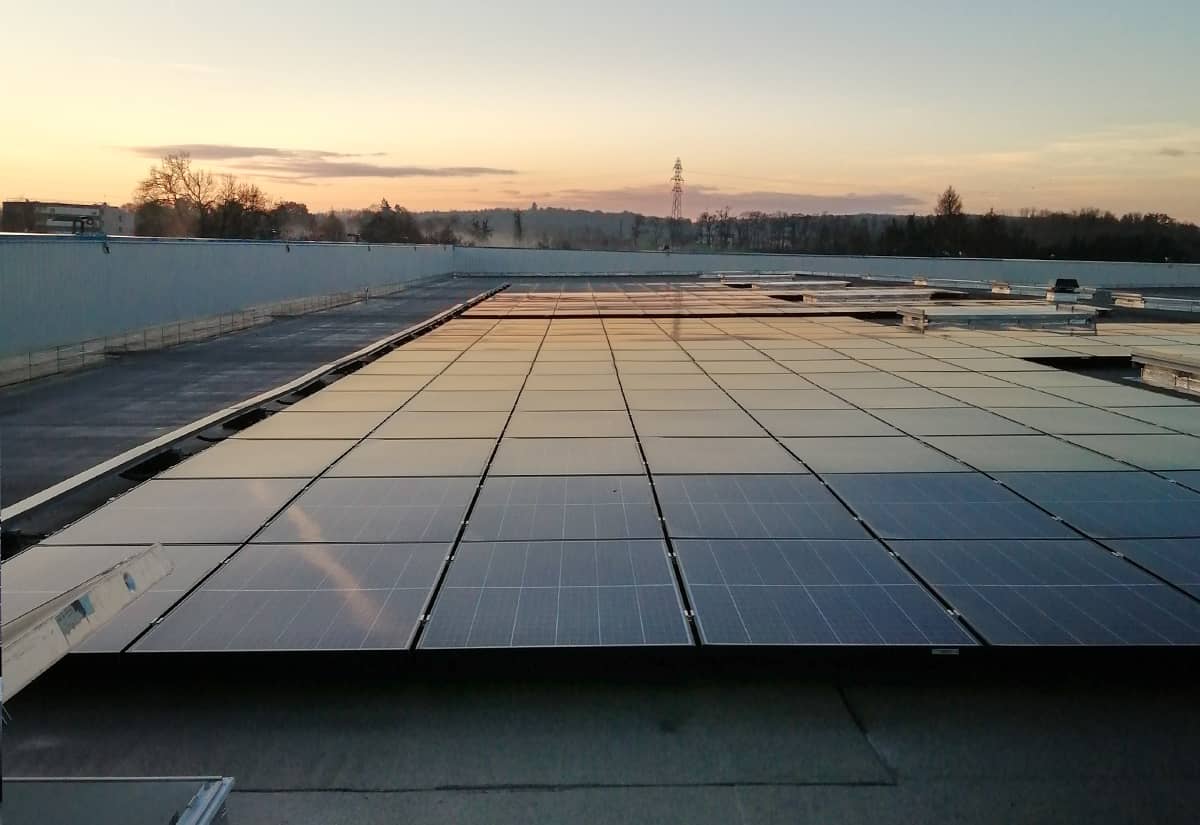 d&eacute;couvrez les pr&eacute;visions sur le co&ucirc;t des installations photovolta&iuml;ques en 2025. informez-vous sur les facteurs influen&ccedil;ant les prix, les tendances du march&eacute; et les opportunit&eacute;s d
