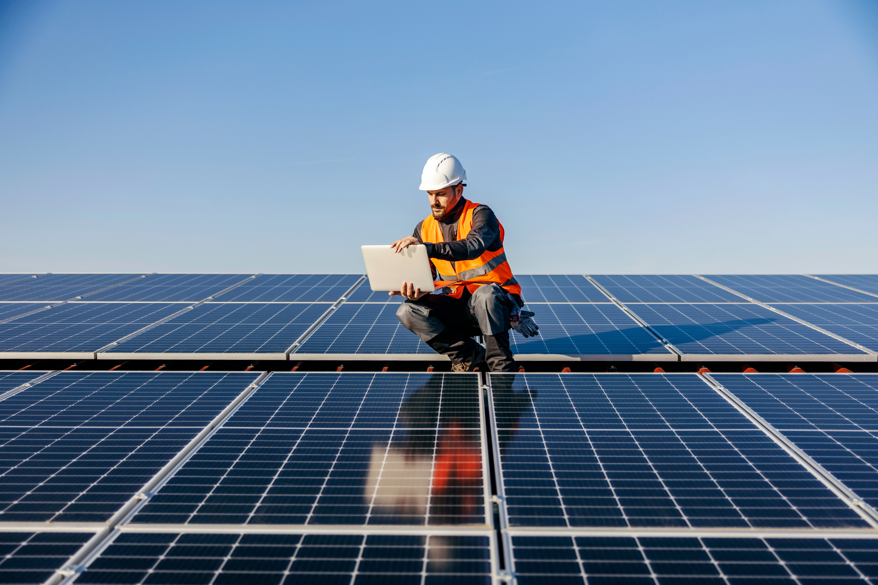 d&eacute;couvrez les erreurs courantes li&eacute;es aux normes des panneaux solaires et comment les &eacute;viter pour garantir une installation efficace et conforme. informez-vous sur les r&eacute;glementations essentielles pour maximiser vos performances &eacute;nerg&eacute;tiques.