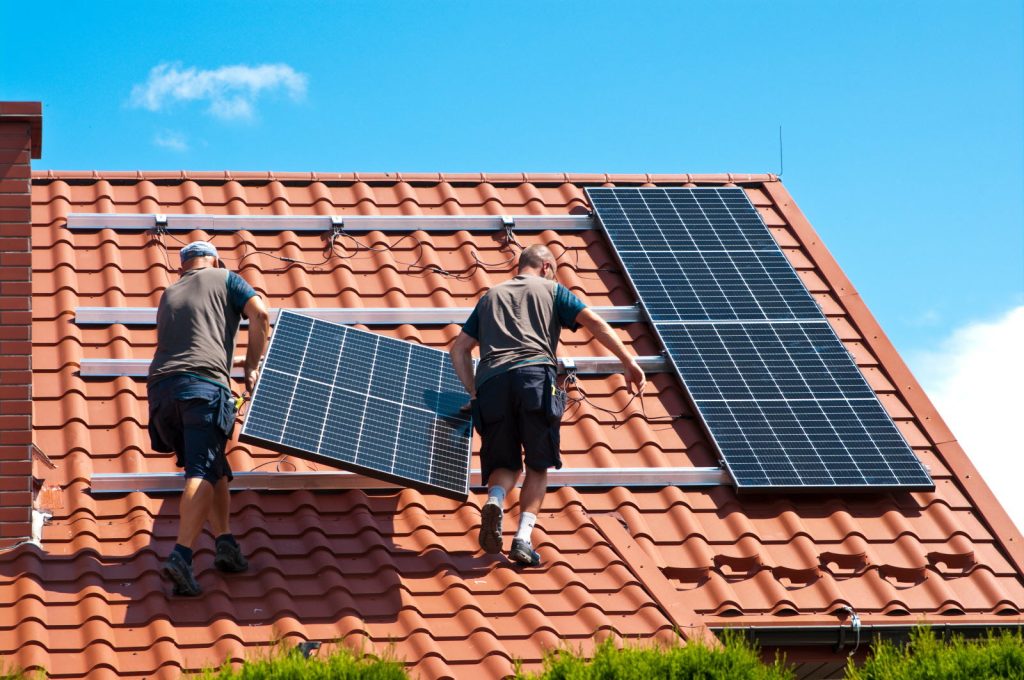 découvrez comment installer des panneaux solaires chez vous. suivez nos conseils pratiques et nos étapes détaillées pour profiter d'une énergie renouvelable et réduire vos factures d'électricité. transformez votre domicile en éco-responsable et gagnez en autonomie énergétique.