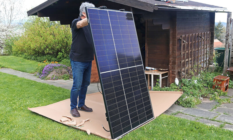 d&eacute;couvrez comment installer des panneaux solaires vous-m&ecirc;me gr&acirc;ce &agrave; notre guide complet. &eacute;conomisez sur vos factures d