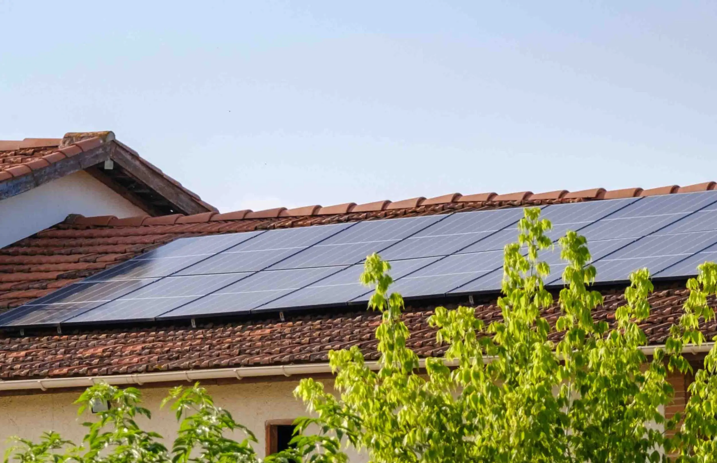 d&eacute;couvrez comment installer des panneaux solaires sur votre maison pour r&eacute;duire vos factures d