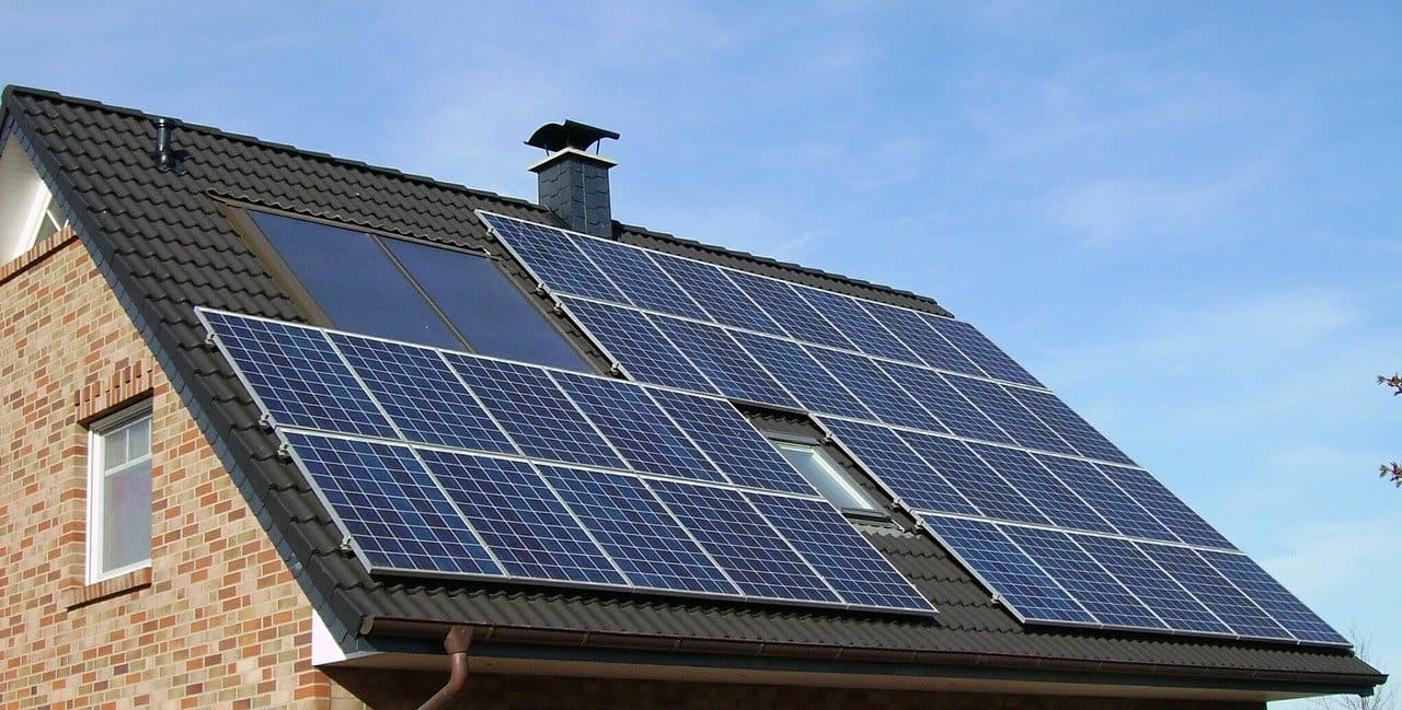 découvrez comment les panneaux solaires peuvent transformer votre maison en une source d'énergie durable et économique. profitez des avantages écologiques et économiques de l'énergie solaire tout en réduisant votre facture d'électricité.
