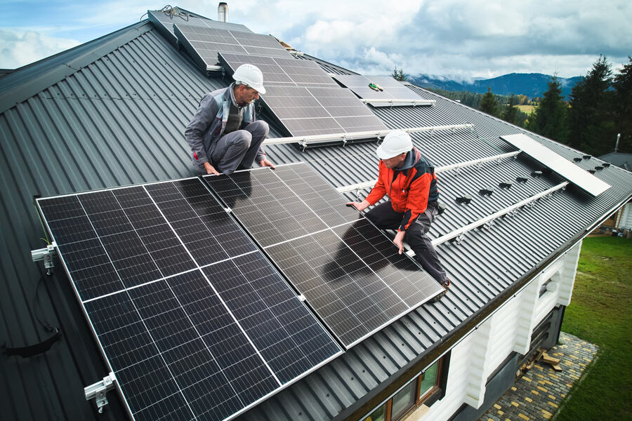 d&eacute;couvrez comment installer des panneaux solaires sur votre maison pour r&eacute;duire vos factures d