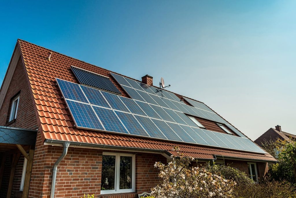 découvrez comment les panneaux solaires peuvent transformer votre maison en une source d'énergie propre et durable. informez-vous sur les avantages, les installations et les économies potentielles grâce à l'énergie solaire.