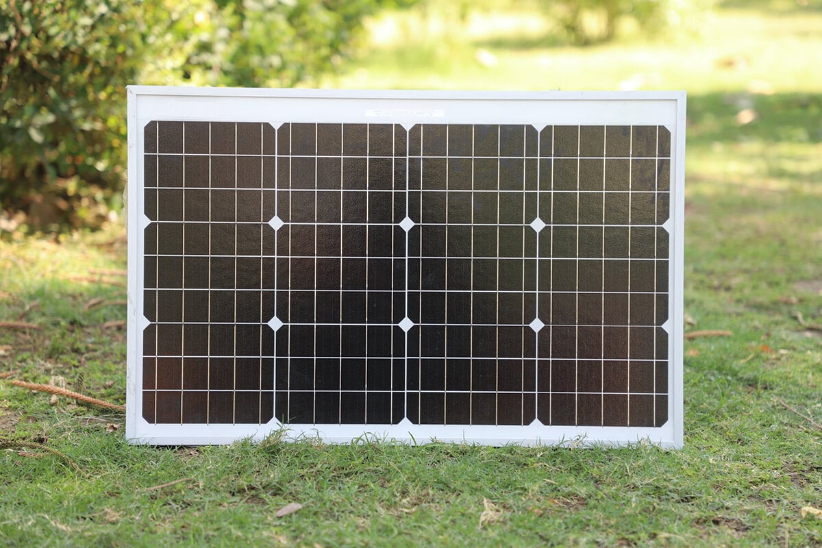 d&eacute;couvrez tout sur les panneaux solaires : comparez les prix, explorez les aides financi&egrave;res disponibles et informez-vous sur les avantages de l